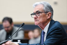 Fed Chairman Says Central Bank Should Not Be in “Hurry” to Cut Rates